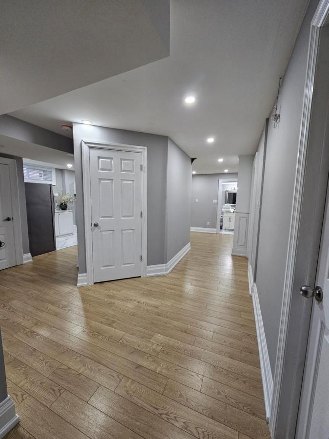 Basement Apartment In Luxury Beach House Toronto Exterior foto