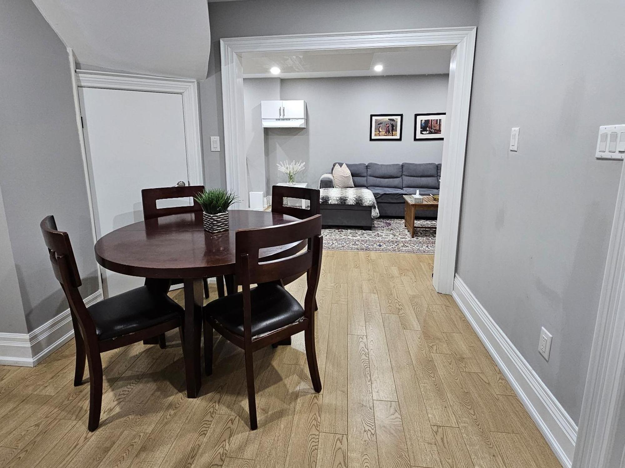 Basement Apartment In Luxury Beach House Toronto Exterior foto